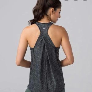 Lululemon essential tank pleats